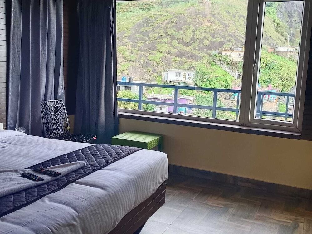 MISTY VALLEY INN 1