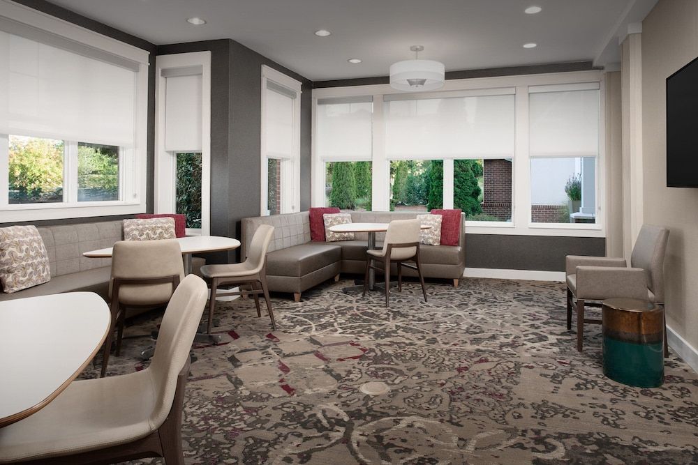 Residence Inn by Marriott Greensboro Airport 2