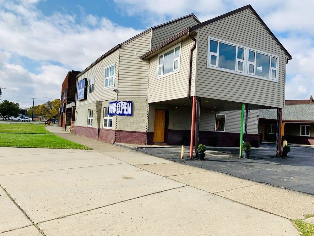 Motor City Inn & Suites 1
