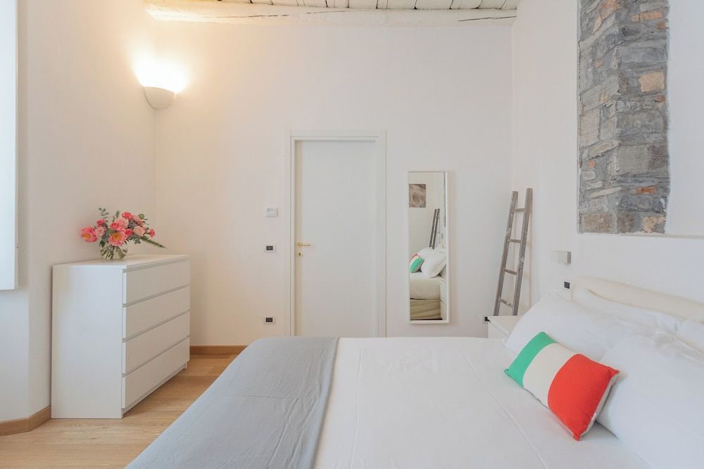 Wine Not Apartment Como Centre by Rent All Como 2