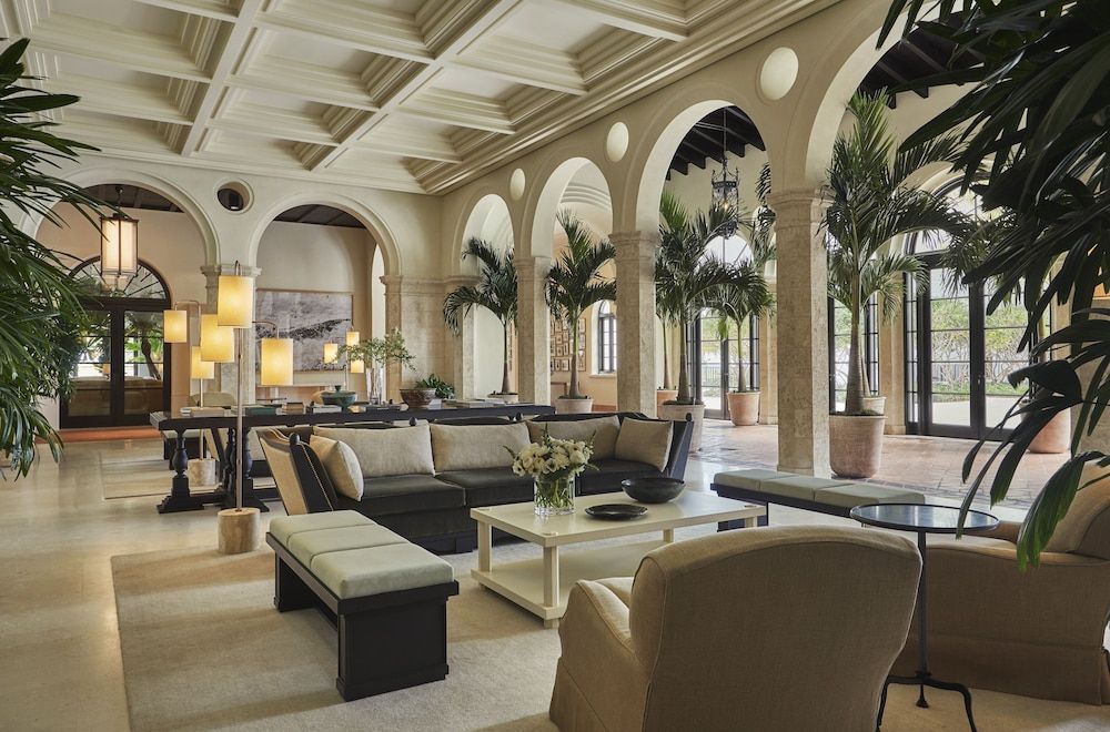 Four Seasons Hotel at The Surf Club 2