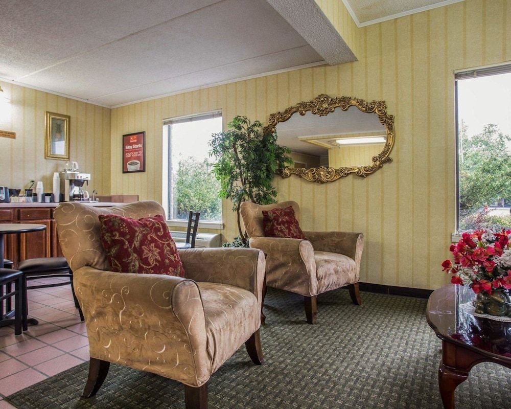 Econo Lodge Inn & Suites Lugoff 2