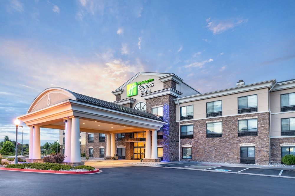 Holiday Inn Express & Suites COLORADO SPRINGS-FIRST & MAIN by IHG 1