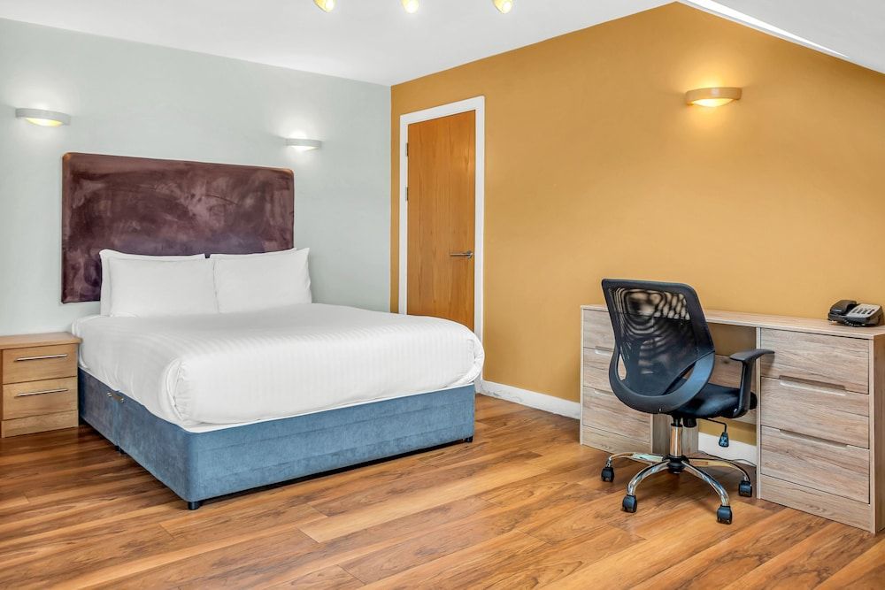 Roomzzz Leeds Headingley 2