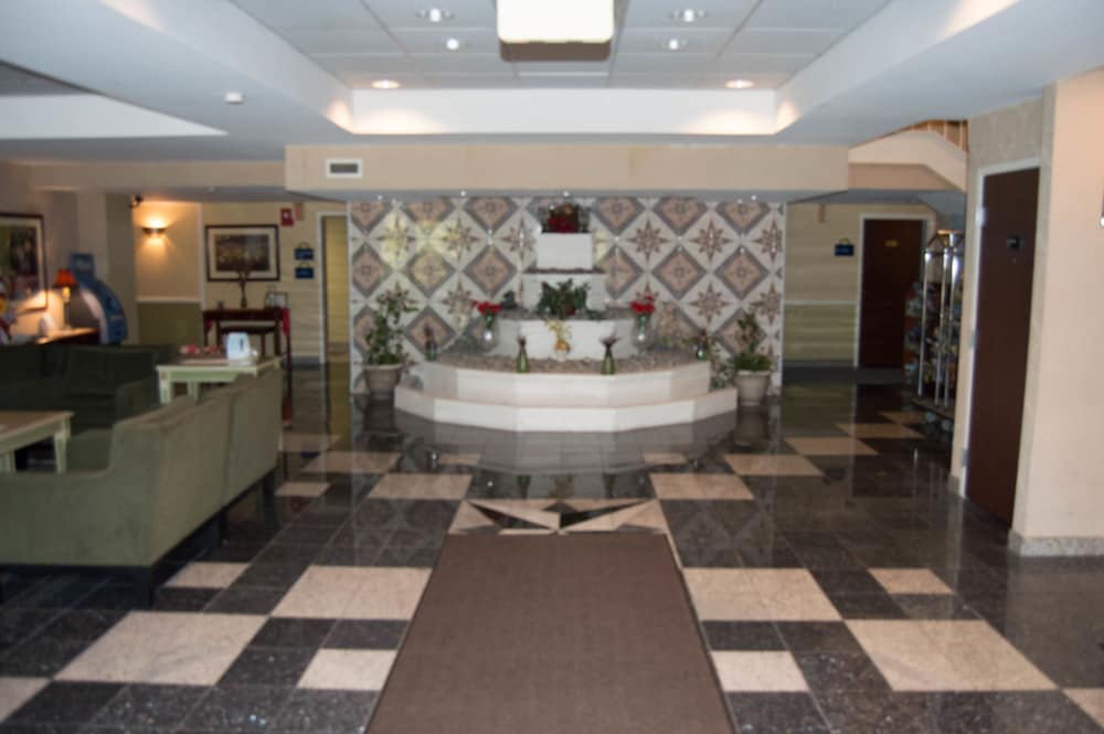 Aderi Hotel Niantic 2