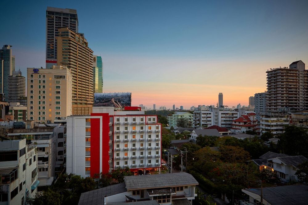 Easy Planet Bangkok Asoke 1