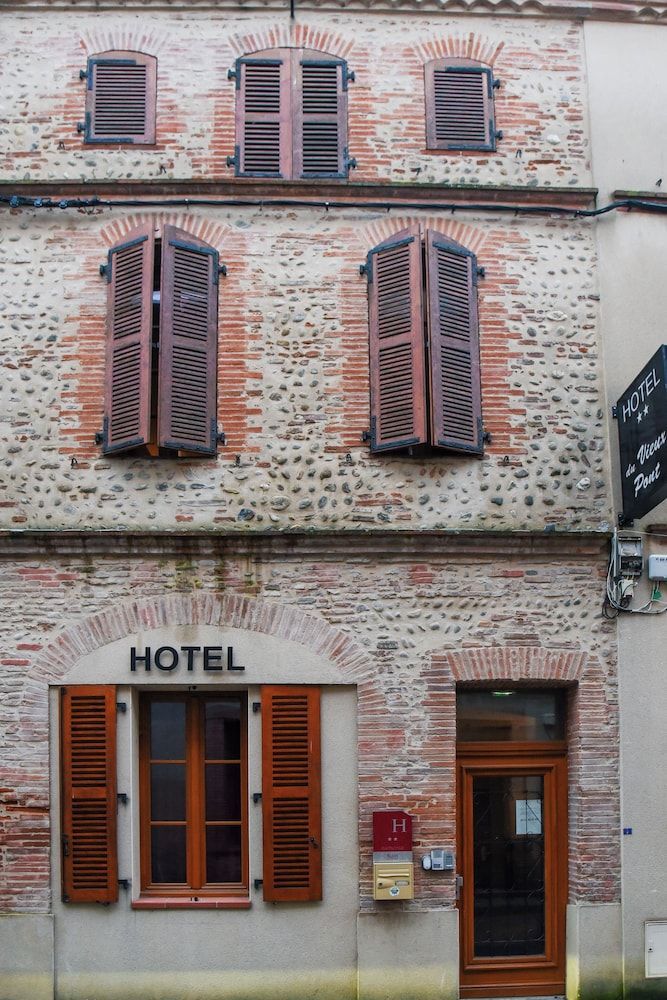 Hôtel du vieux pont 1