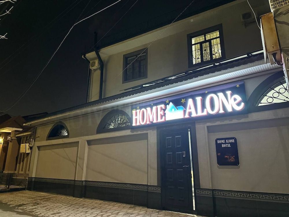 Hotel Home Alone 1