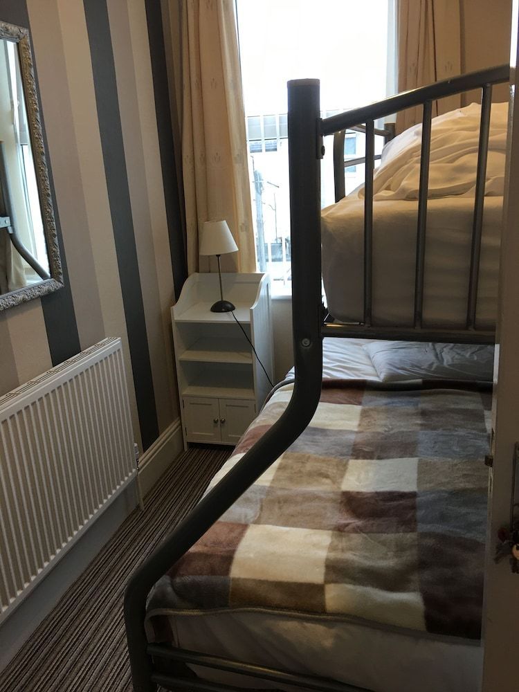 Glenheath Hotel 2