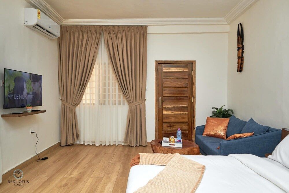Charming Rooftop Apartments- Strong Wi-Fi & 40percent Long-stay Disc 1