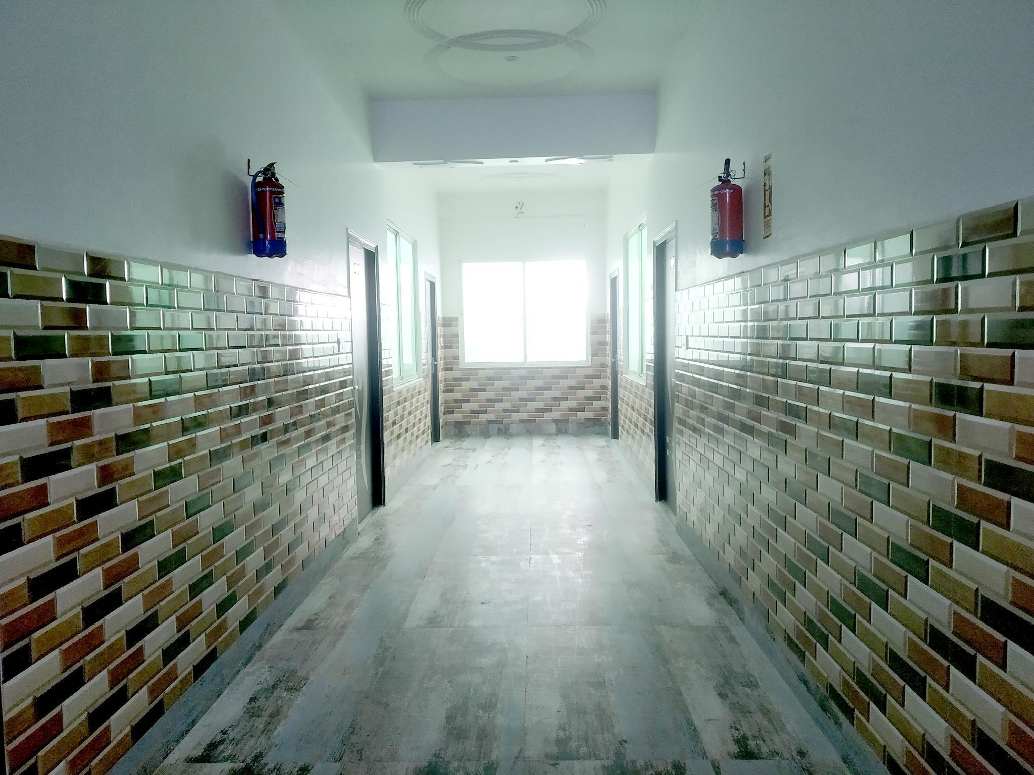 NV Palace - Best Hotel in Vrindavan Near Prem Mandir and Iskcon Temple with Private Parking 1