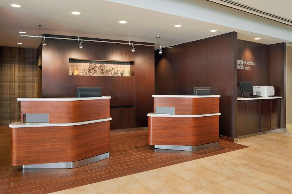 Courtyard by Marriott Kingston Highway 401 2