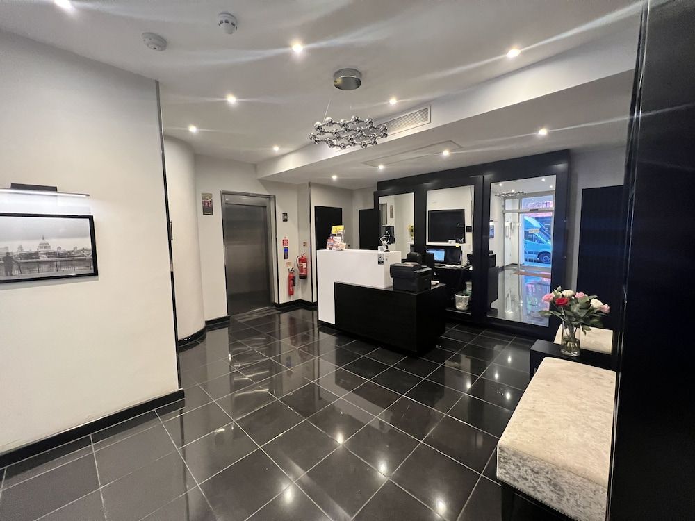 Great St Helen Hotel 2