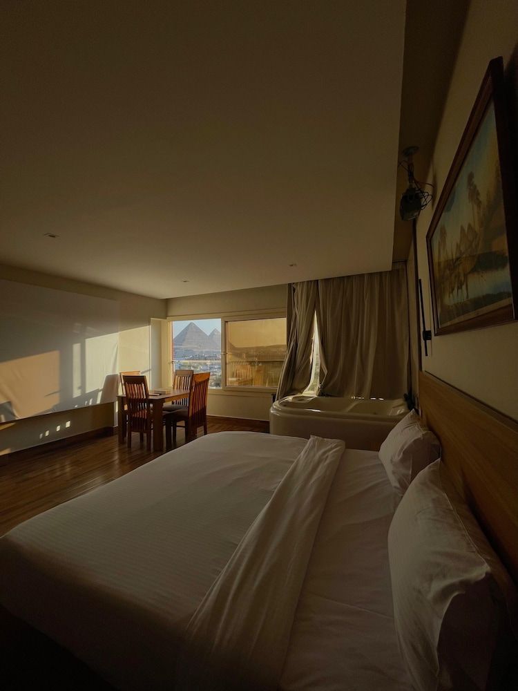 Rosetta Pyramids Inn 2