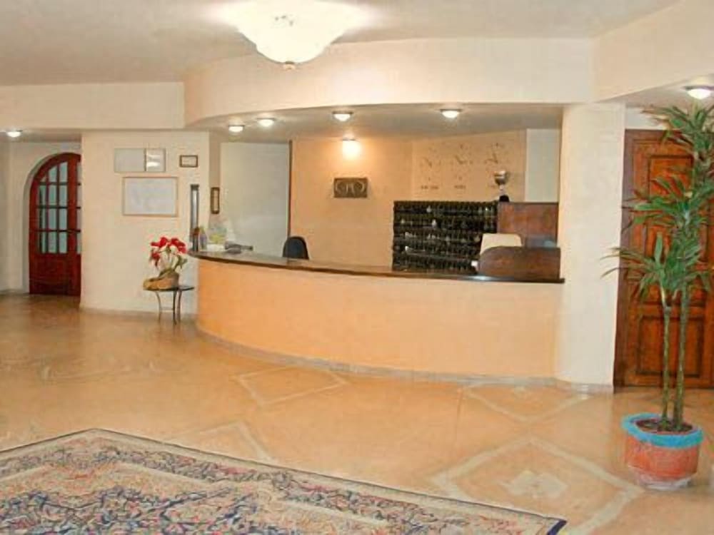 Hotel Akrabello 2