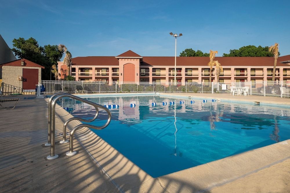 Red Roof Inn Virginia Beach-Norfolk Airport 1
