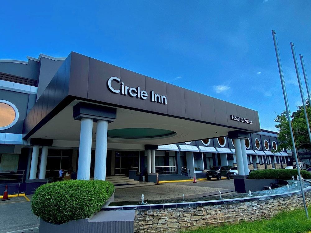 Circle Inn Hotel and Suites Bacolod 1