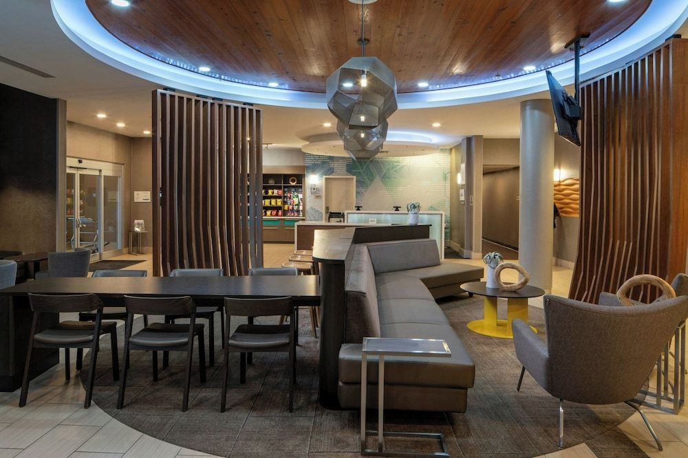 SpringHill Suites by Marriott Lake Charles 2