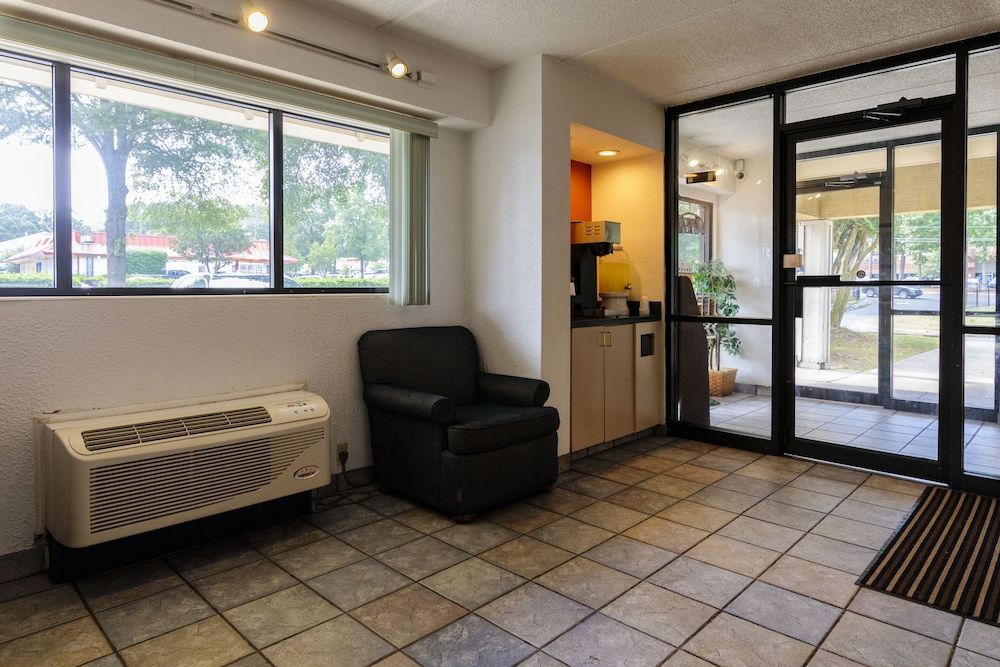 Days Inn by Wyndham Charlotte University 2