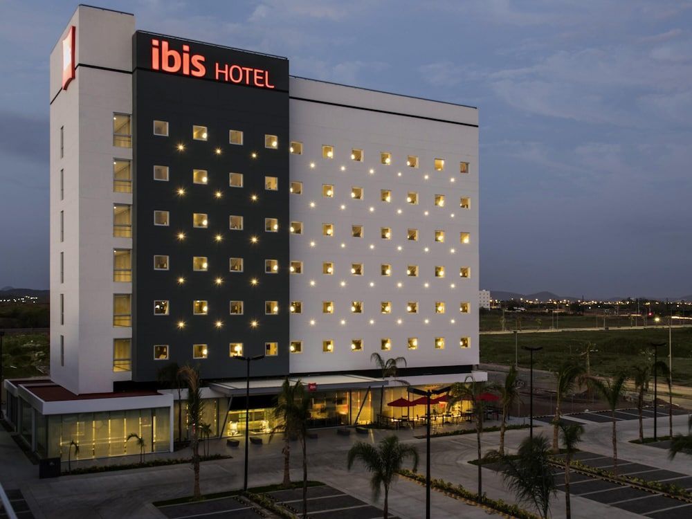 Ibis Mazatlan Marina 1