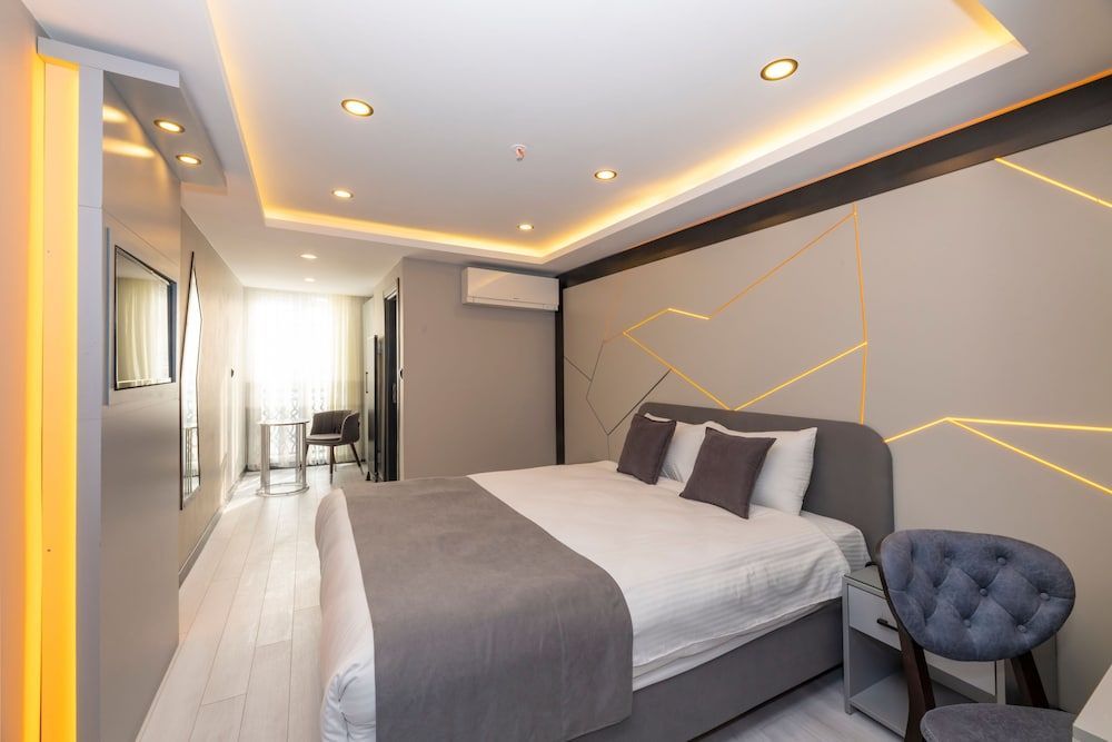 White Corner Hotel 1