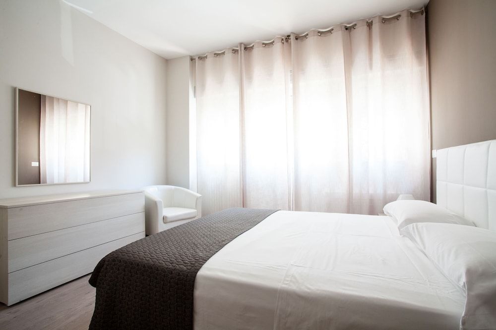 Astoria Suite Apartments 2