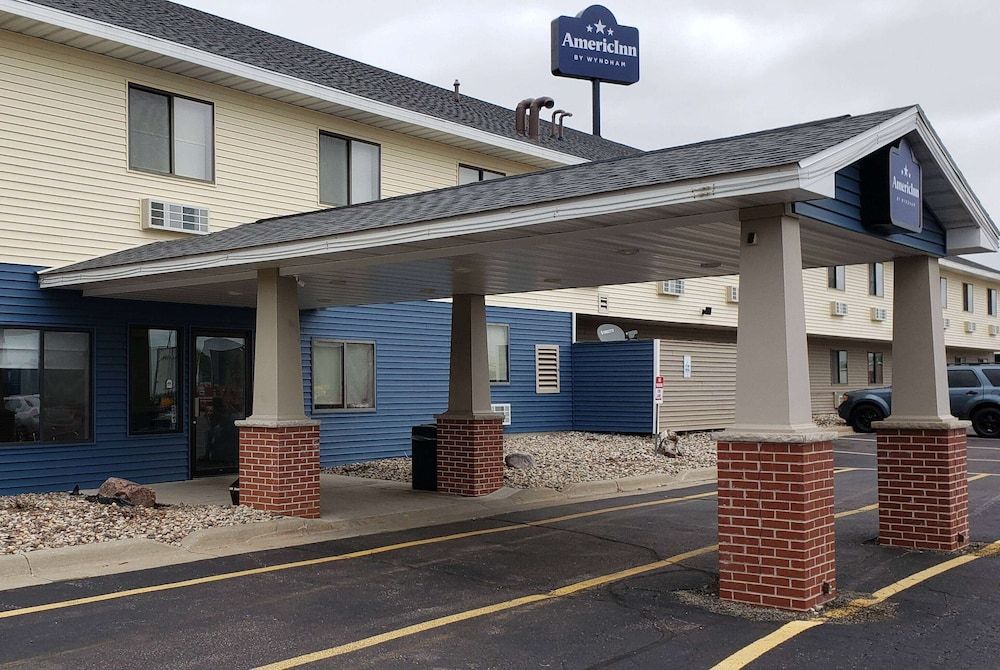 AmericInn by Wyndham Mauston 1