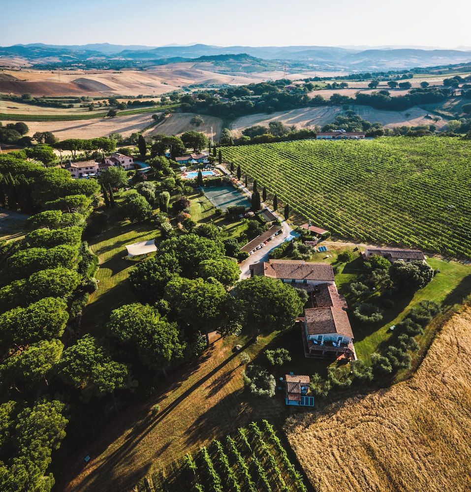 Villa Acquaviva Wine Resort 1