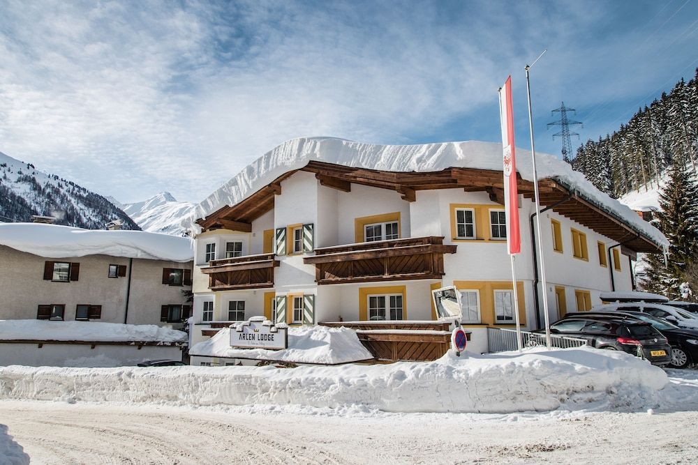 Arlen Lodge Hotel-Garni 1