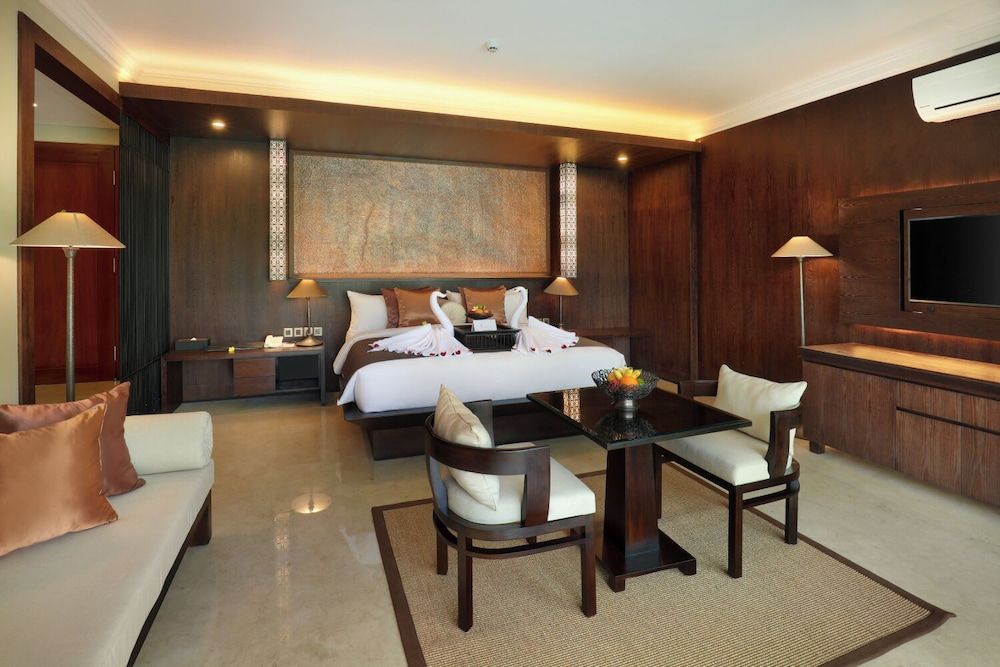 Royal Kamuela Villas & Suites at Monkey Forest Ubud - Adult Only 1