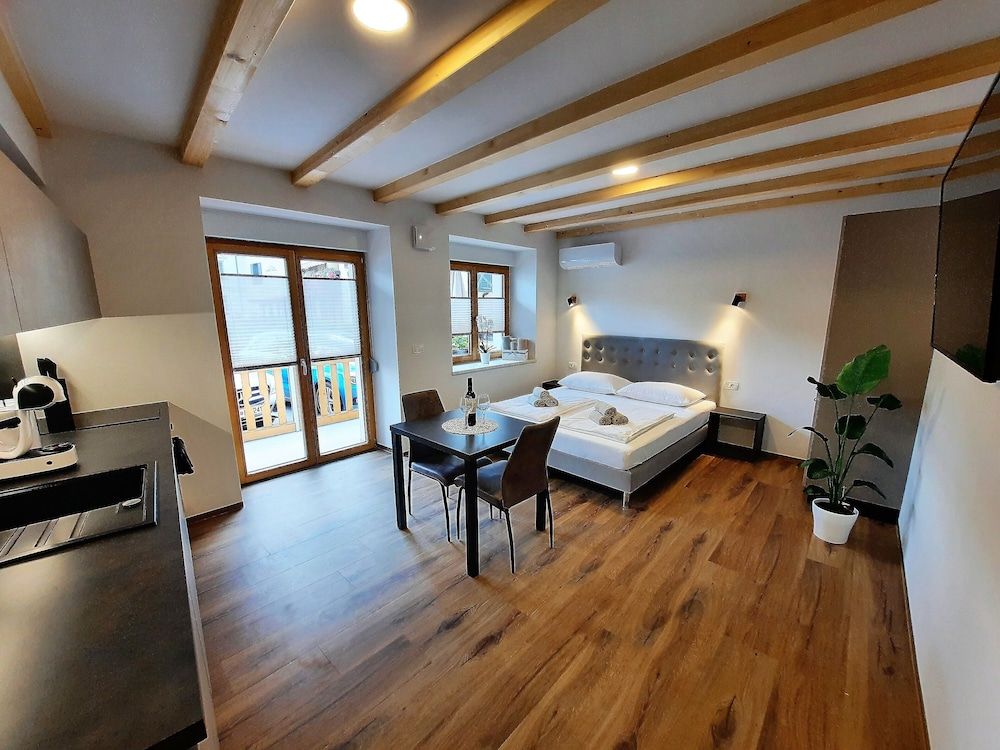 Apartments Hlapi with SPA 2