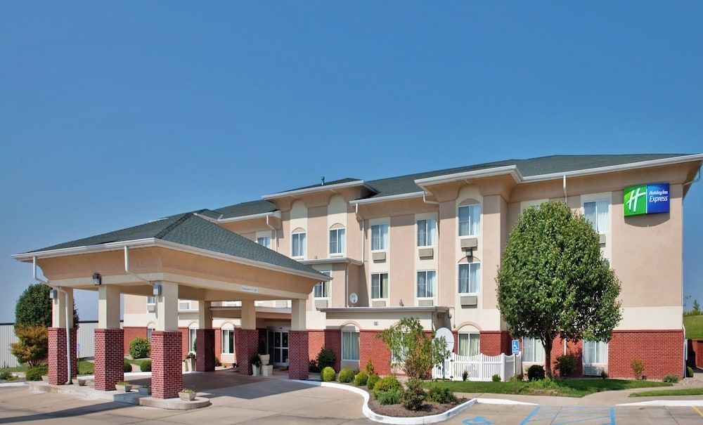 Holiday Inn Express BOONVILLE by IHG 1