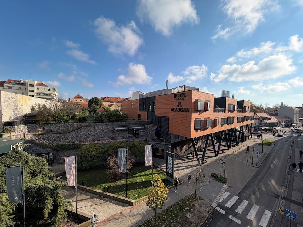 Hotel Academia 1