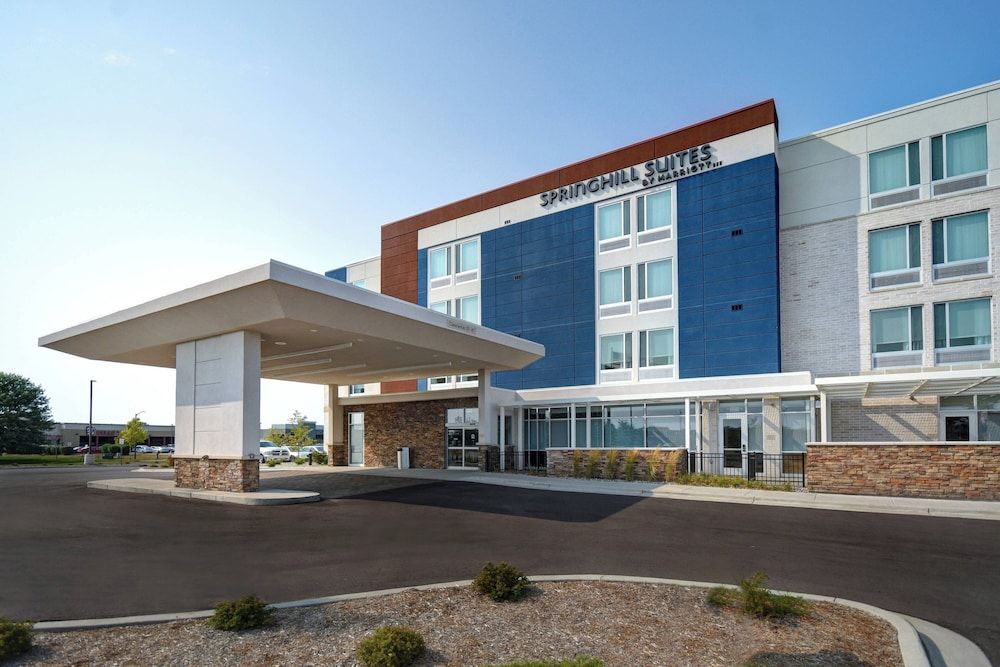 SpringHill Suites by Marriott Holland 1
