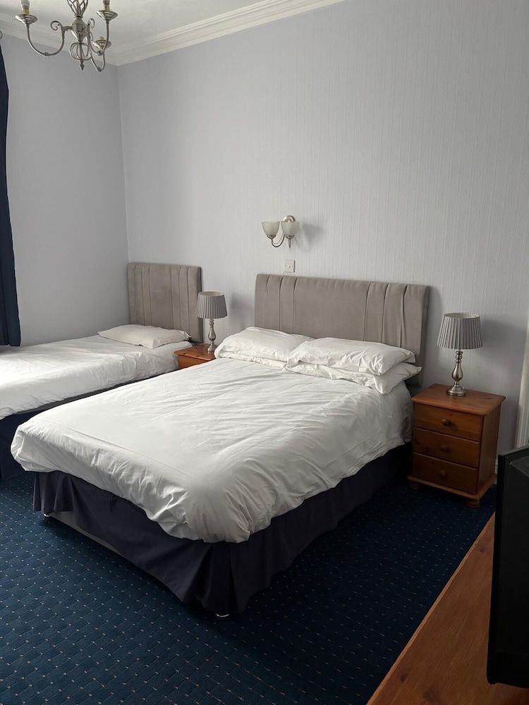 Ashwood Hotel 1