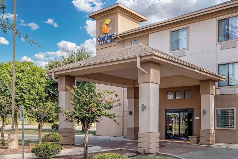 Comfort Inn & Suites Seguin 1