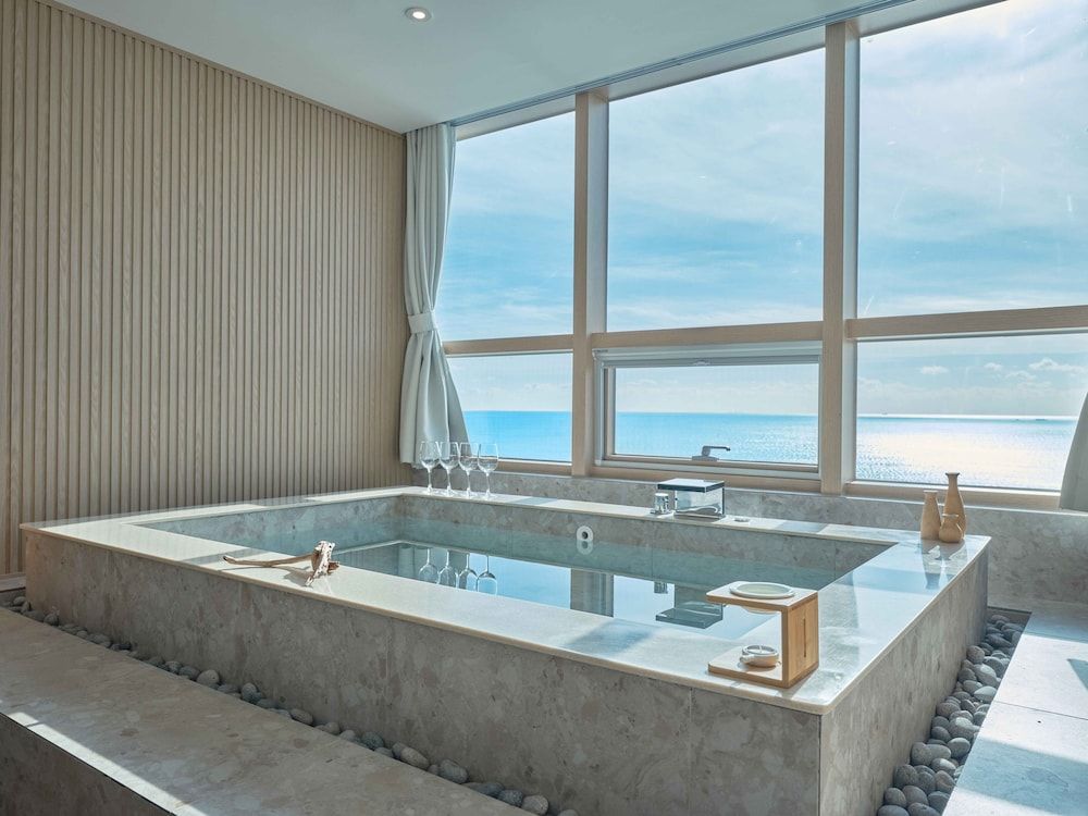 UH Suite The Haeundae 1