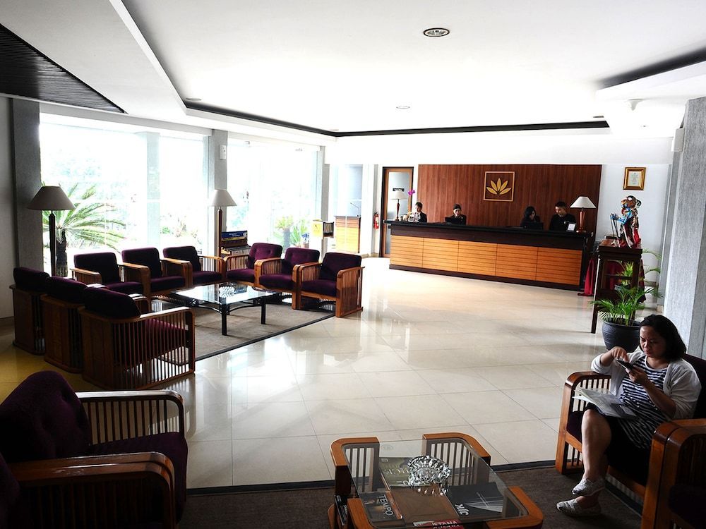 Gumilang Regency Hotel 2