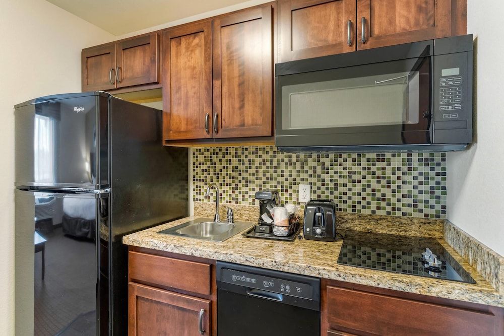MainStay Suites Near Denver Downtown 1