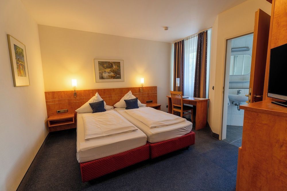 Airport Business Hotel Köln 1