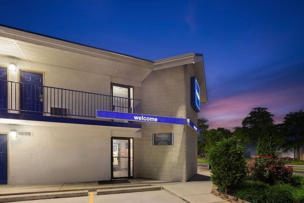 Travelodge by Wyndham Madison Heights MI 1