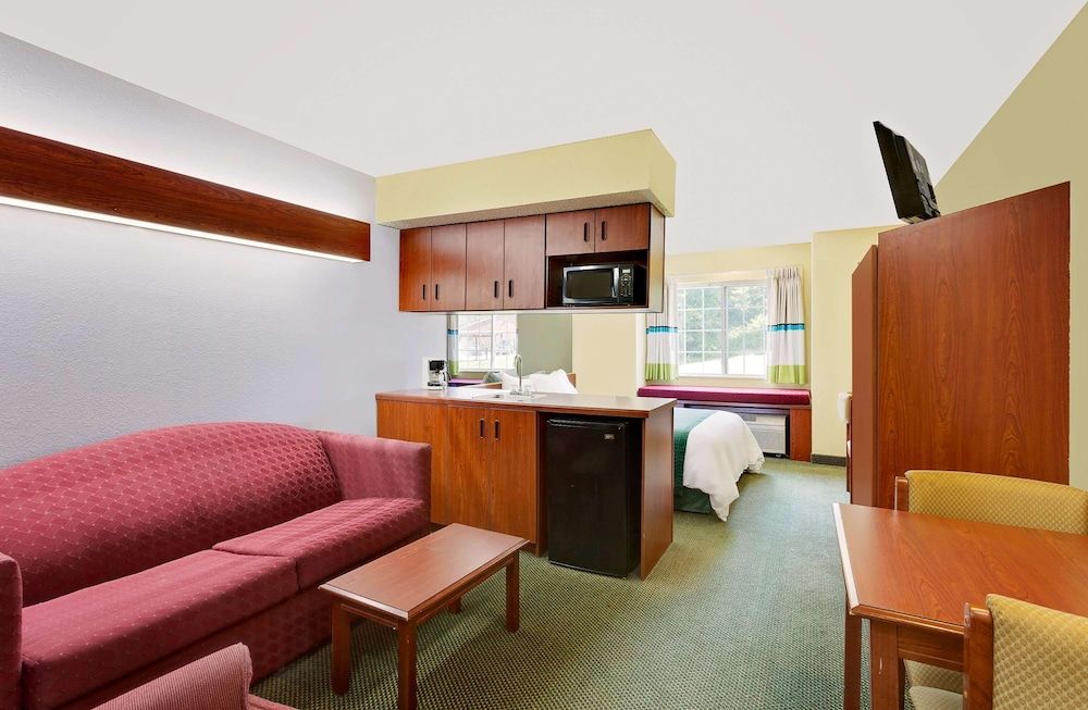 Microtel Inn & Suites by Wyndham Thomasville/High Point/Lexi 2