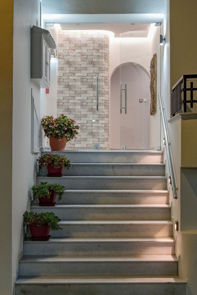 Katerina Roza Studios - Heartfelt Hospitality in the City 2