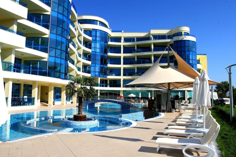 Aparthotel Marina Holiday Club - All Inclusive & Free Parking 1