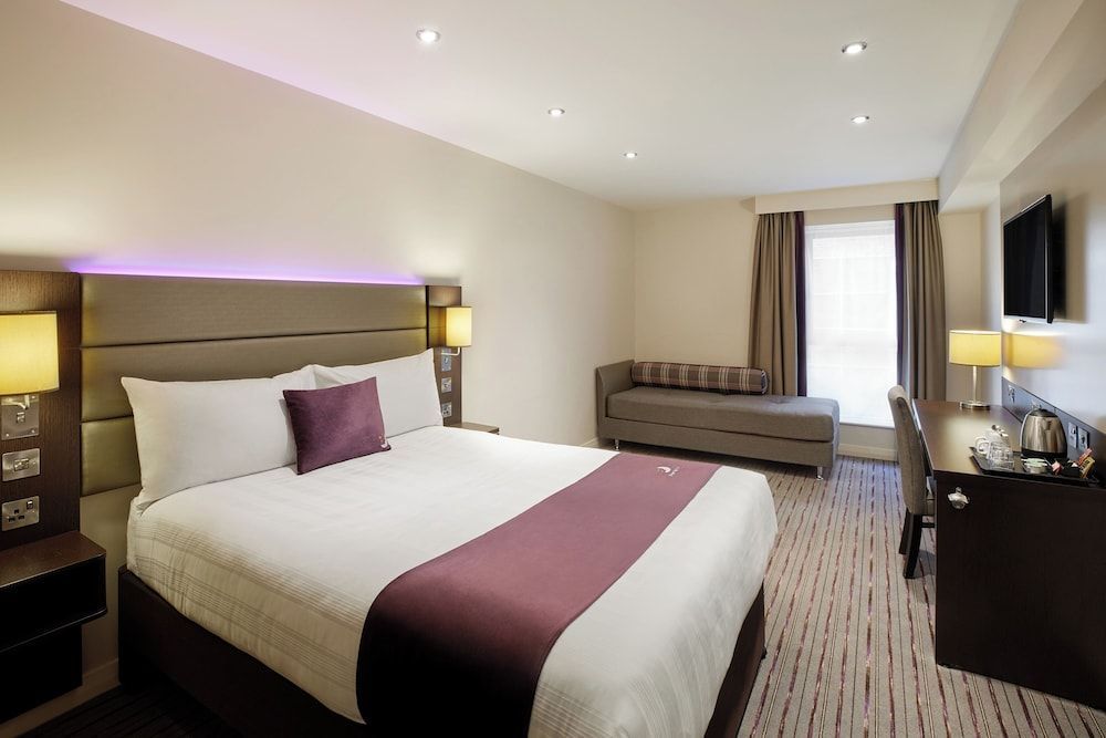 Premier Inn Caerphilly - Corbetts Lane 2