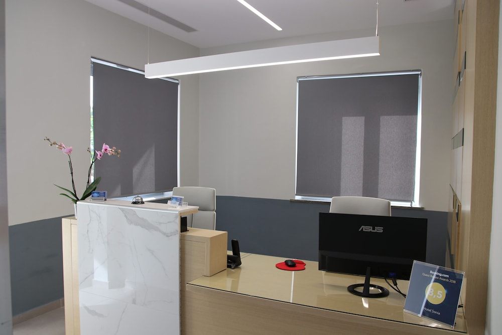 Sonia Hotel & Suites - Adults Only 2