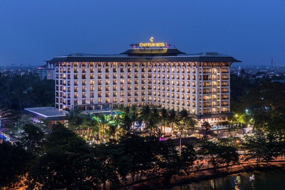 Chatrium Hotel Royal Lake Yangon 1