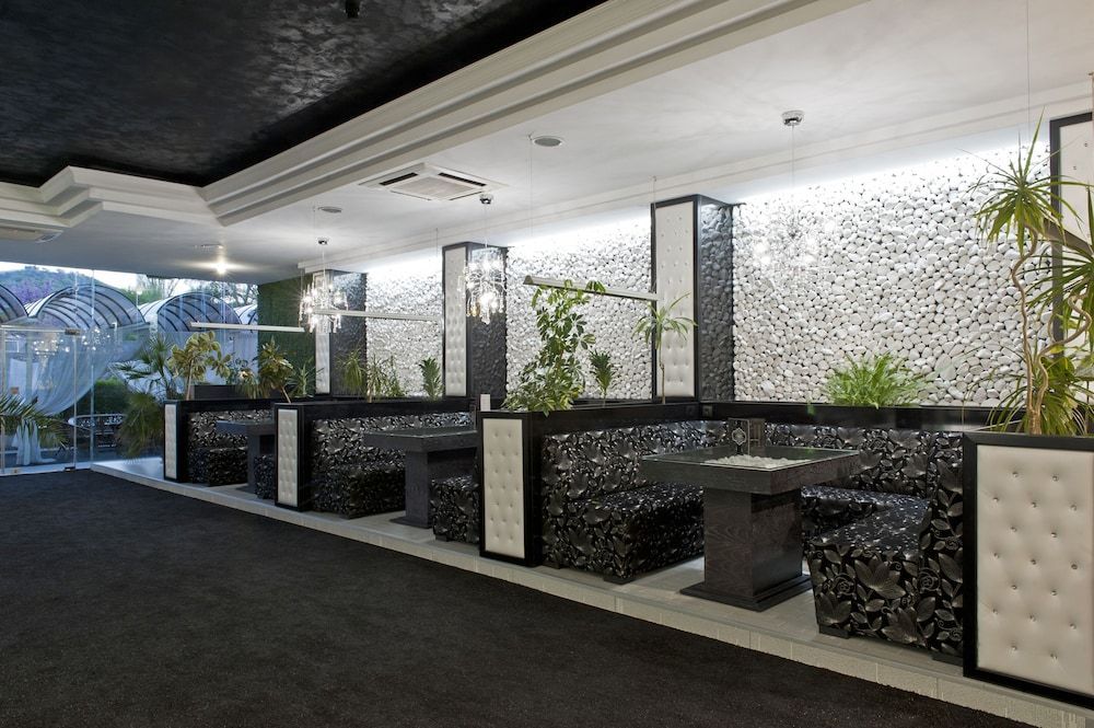 Grand Hotel Shumen 2