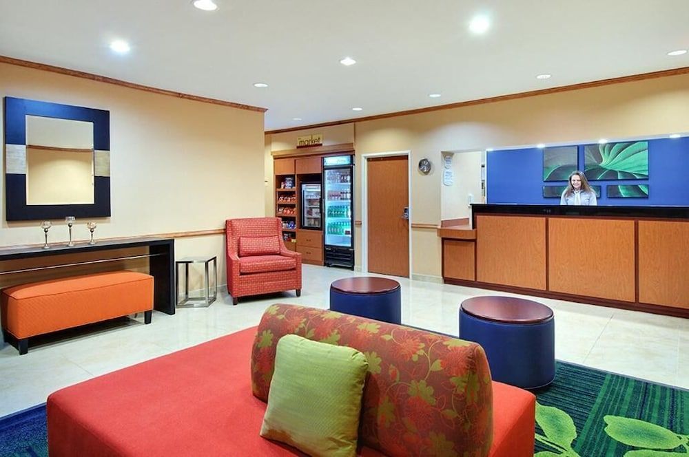 Fairfield Inn and Suites by Marriott Tampa North 2