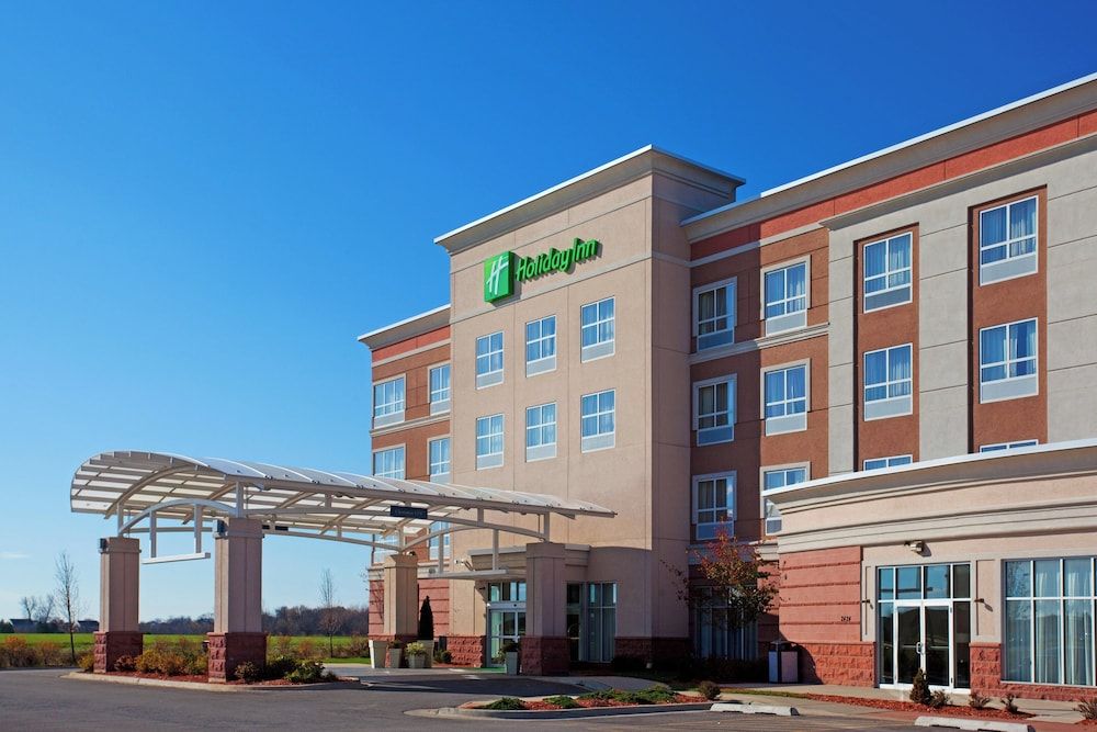 Holiday Inn AURORA NORTH- NAPERVILLE by IHG 1